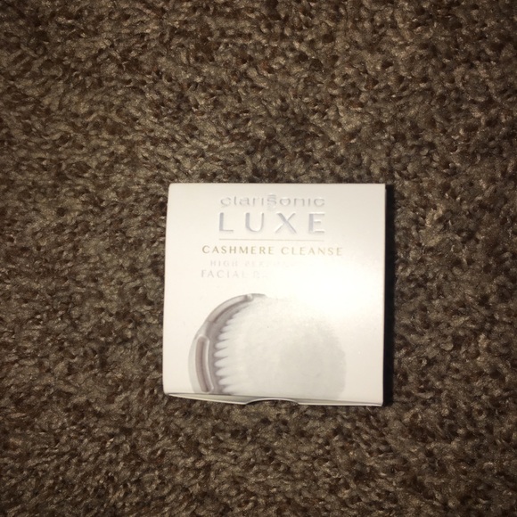 luxe facial scrubber - Picture 1 of 2
